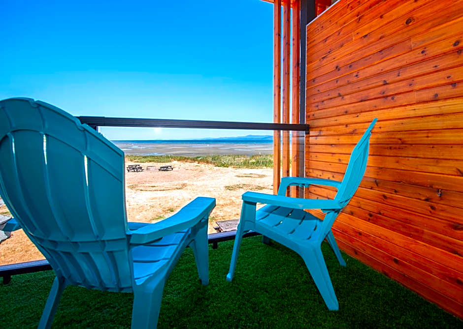 Sea Edge Beachside Hotel