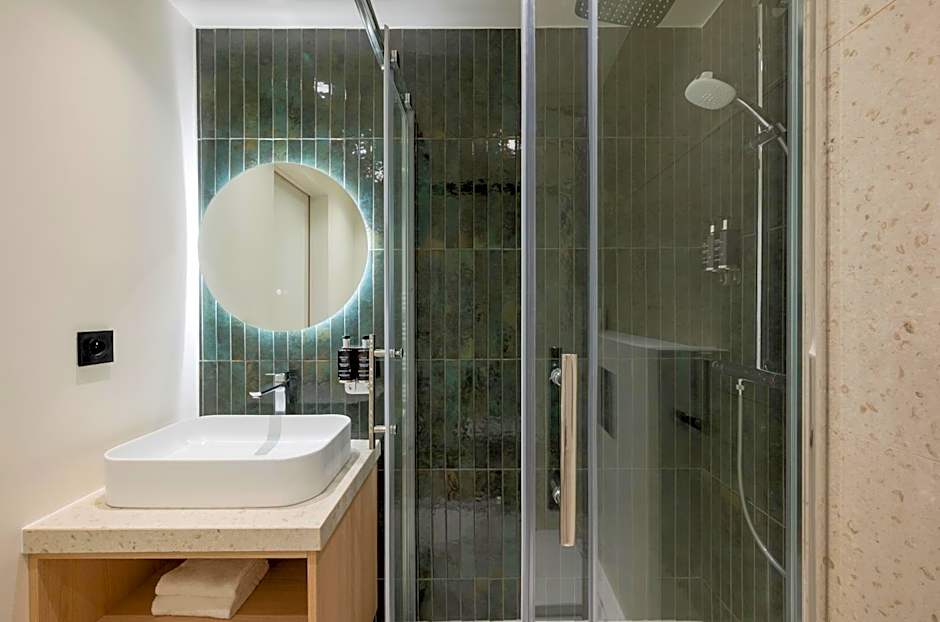 Hôtel Charlemagne by Happyculture