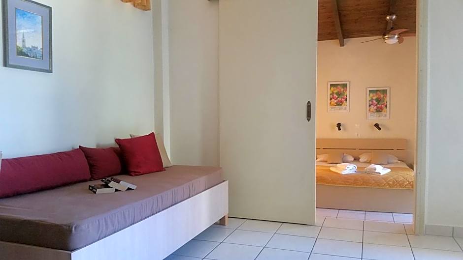 Nicolas Studios & Apartments