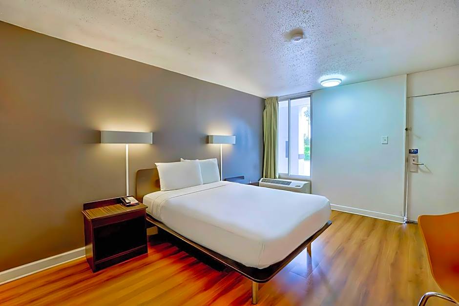 Motel 6-Gainesville, FL