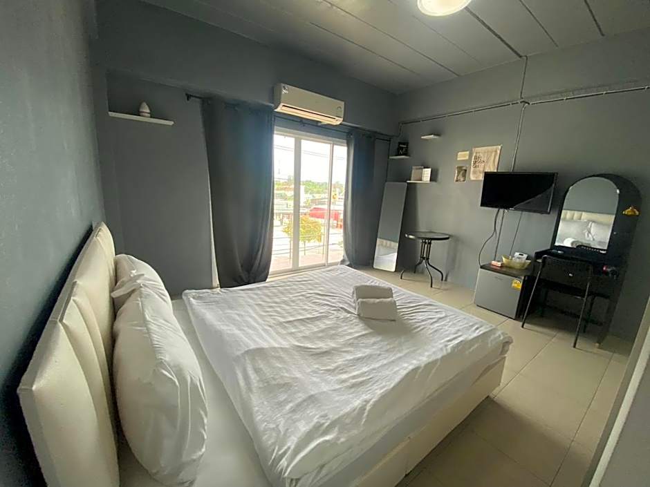 Grand Bangsaen Hotel