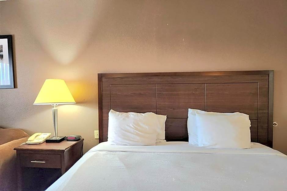 Days Inn by Wyndham Navasota