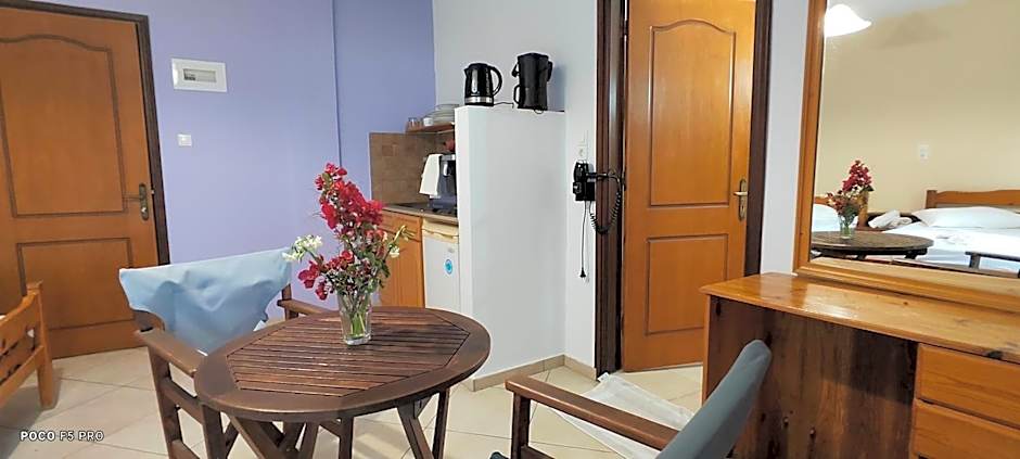 Studios by Climbing House