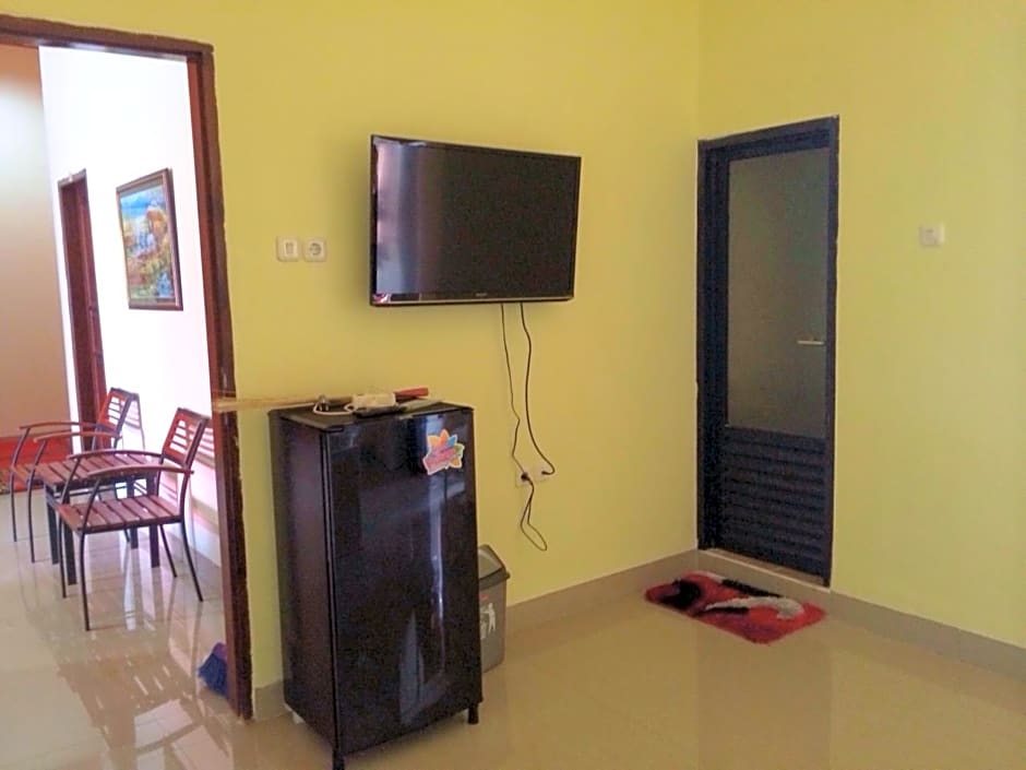 Homestay Griya Indah by ZUZU