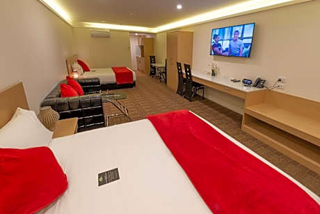 Accessible Two Queen Bed Apartment