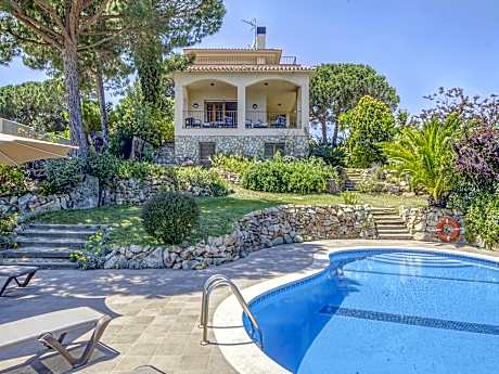 Villa in Arenys de Mar with Sea View