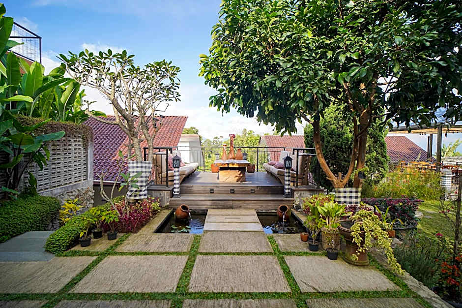 Omah Angkul Angkul Pool Villa