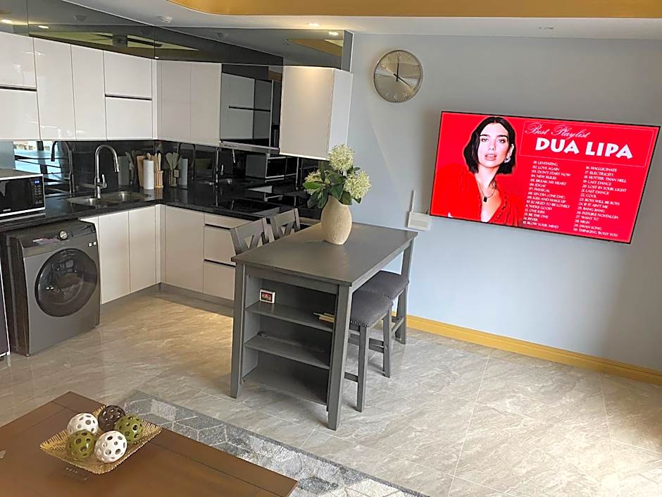 Walking Street Condo Beautiful 1 king bedroom