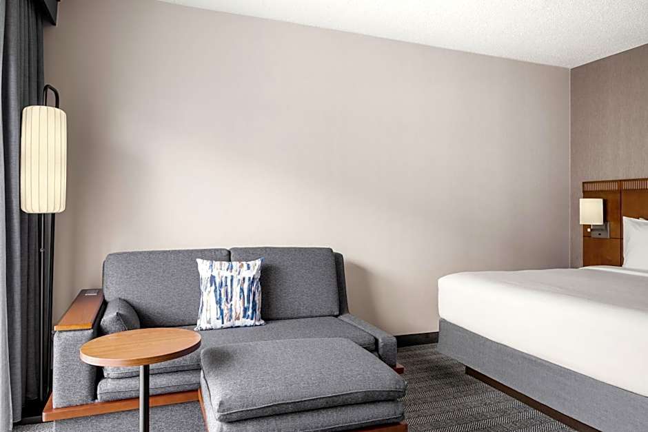 Courtyard By Marriott Detroit Livonia
