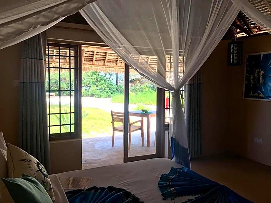 Driftwood Beach Lodge