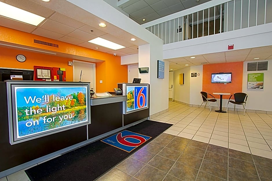 Motel 6-East Brunswick, NJ