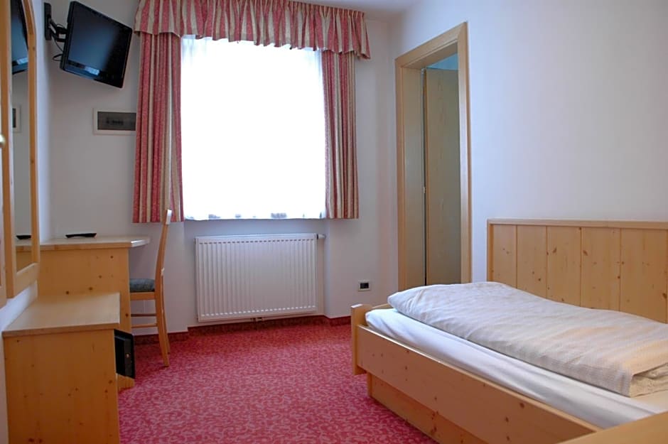 Hotel Falzares