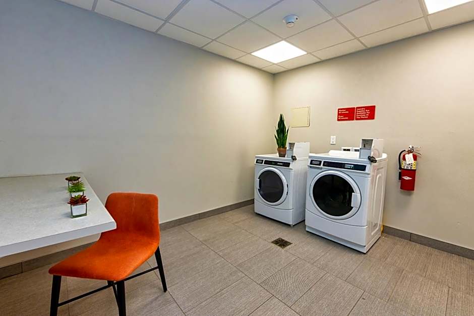 Avid Hotels Denver Airport Area By IHG