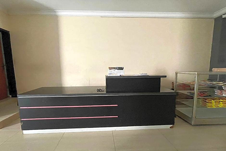 OYO 93769 Setia Budi Guest House 2