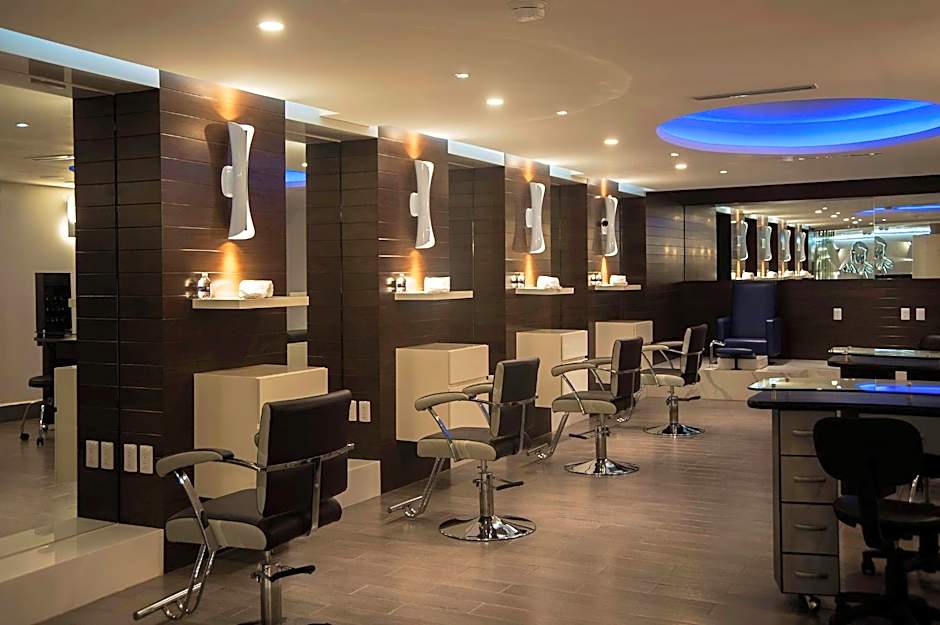 HS HOTSSON Hotel Leon