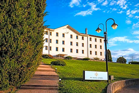 PHI Hotel Astoria
