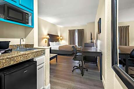 King Room - Accessible/Non-Smoking