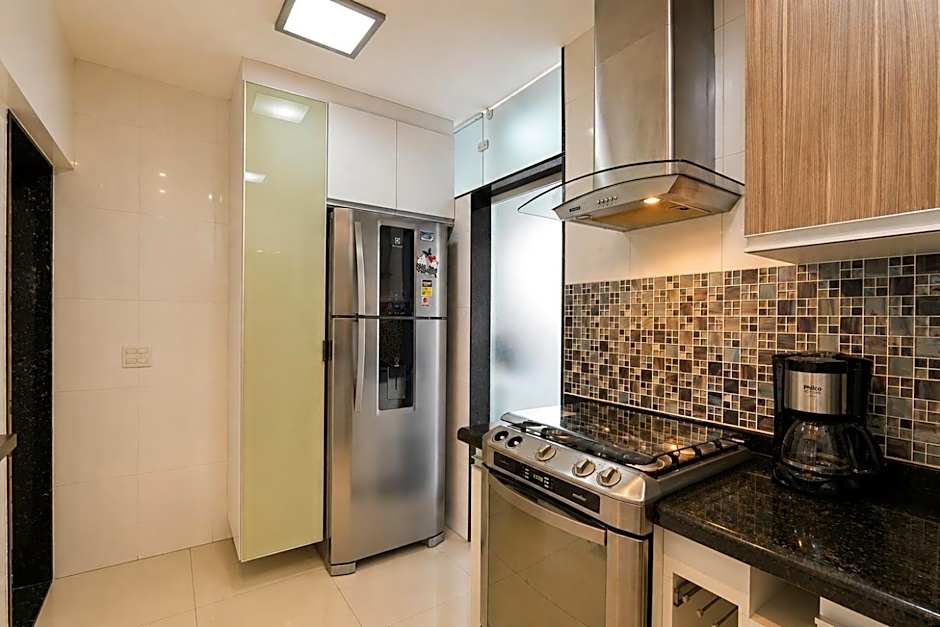Comfortable 3 Bedrooms: Side Sea View