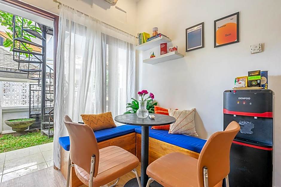 MONA NEST Canggu 2BR Tiny House with Rooftop and Cozy Workspace