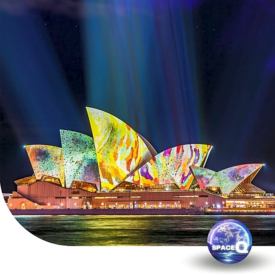 Space Q Capsule Hotel