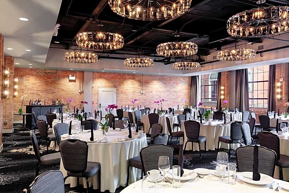 The Foundry Hotel Asheville, Curio Collection by Hilton