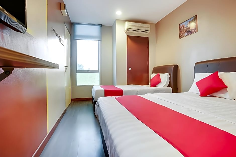 Hotel O Taj (seksyen 7)