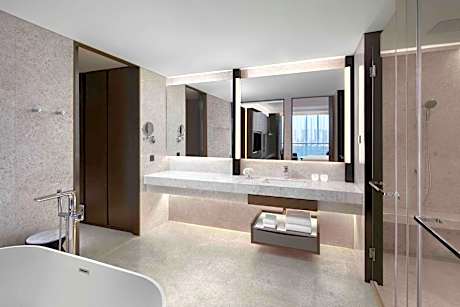 Executive lounge access, 1 Bedroom Presidential Suite, 1 King, Park View view, City view