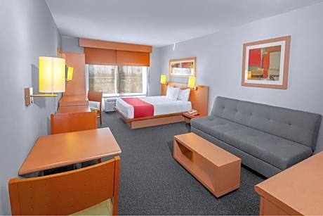 Queen Suite with Sofa Bed