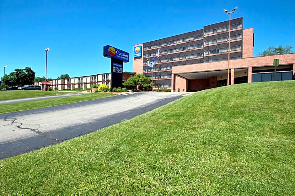 Comfort Inn & Suites Madison - Airport