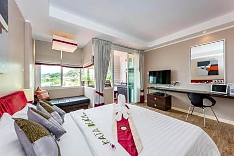 Studio with Mountain View