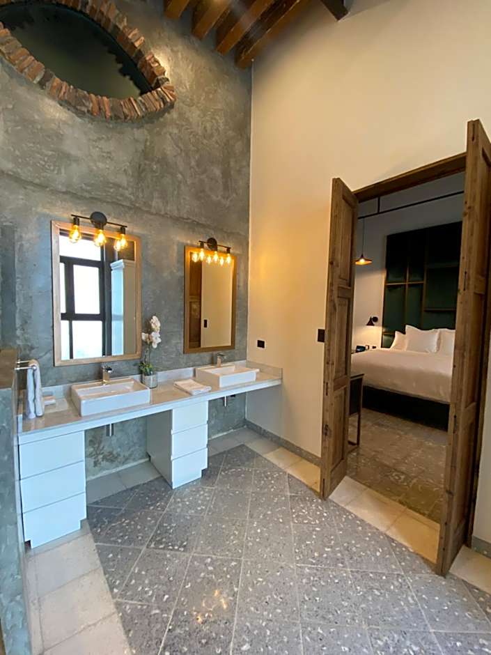 Milo Collection Hotel