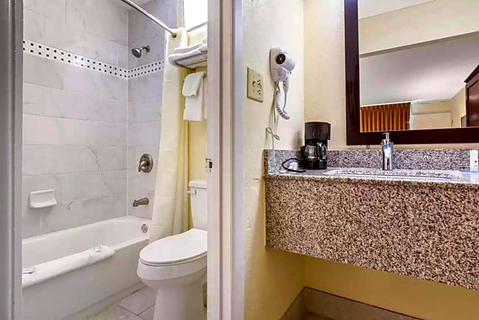 Ramada by Wyndham Santee I-95