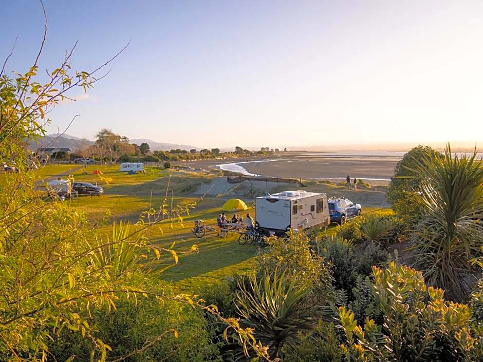 Tāhuna Beach Holiday Park