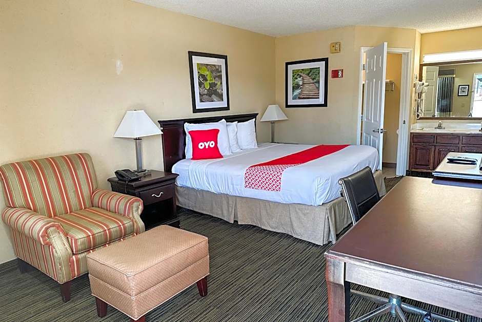Bonita Lakes Inn