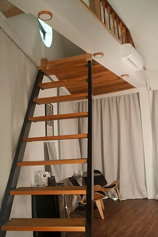 Centerpoint Hotel & Plaza