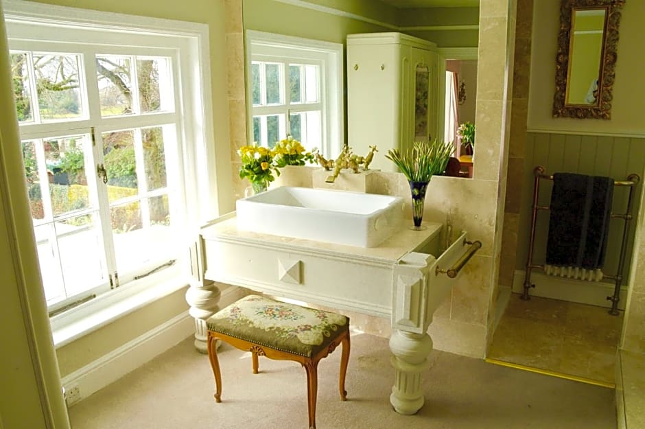 Cedar House Boutique B&B