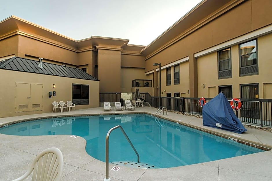 Hampton Inn By Hilton Caryville-I-75/Cove Lake-State Park