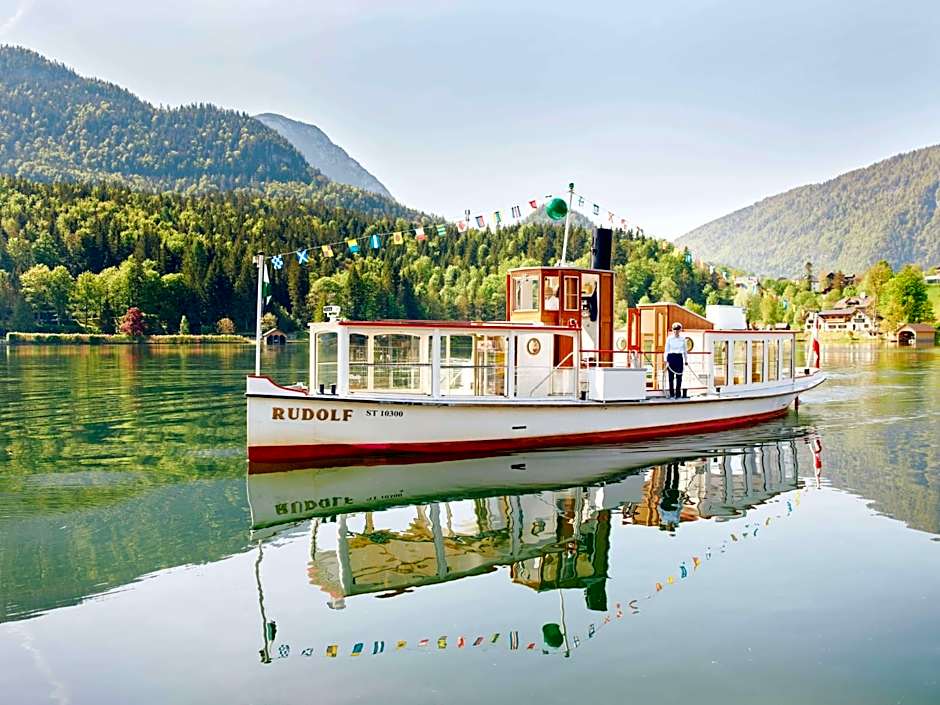 TAUROA Seehotel Grundlsee