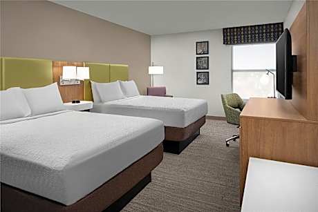 2 Queen Beds With Easy Chair Nonsmoking