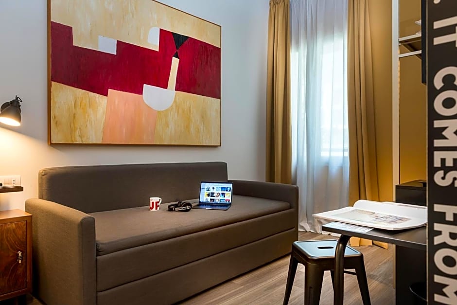 Up Hotel