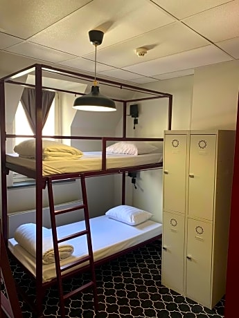 Bed in 4-Bed Mixed Dormitory Ensuite