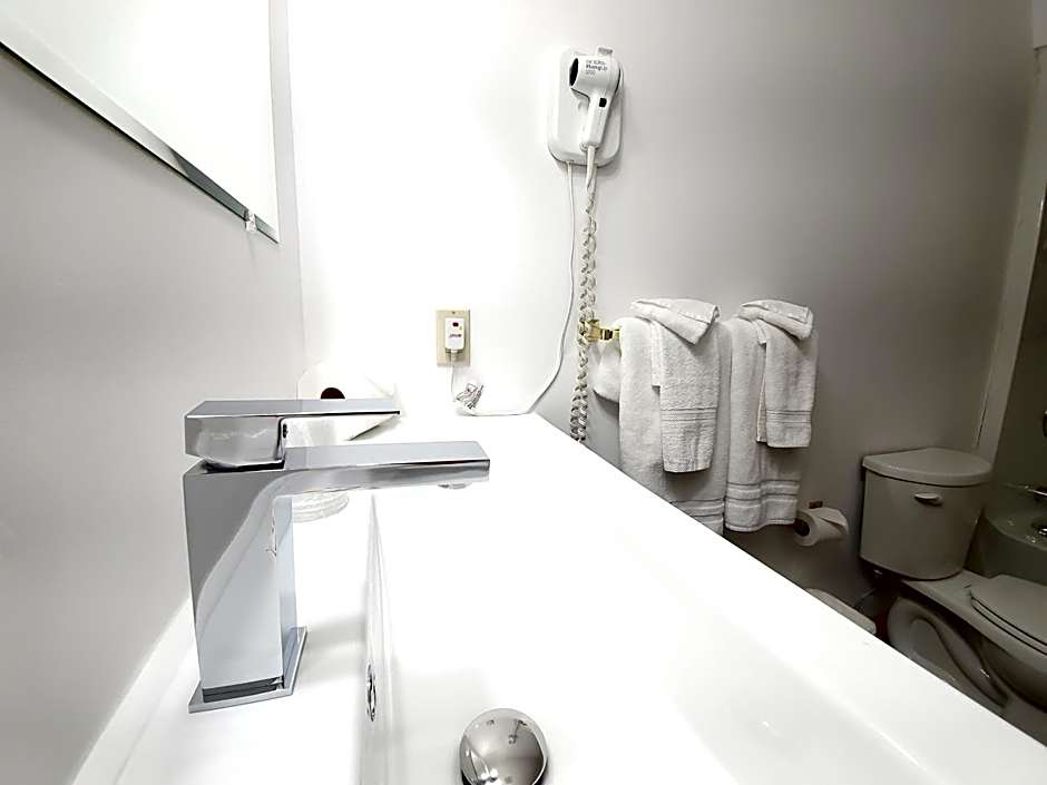 Knights Inn Colonial Fireside Inn