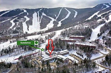 Sunday River Ski In Ski Out Mountain View Condo with Hot Tub Pool and Sauna!