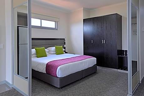 One Bedroom Serviced Apartment with Balcony