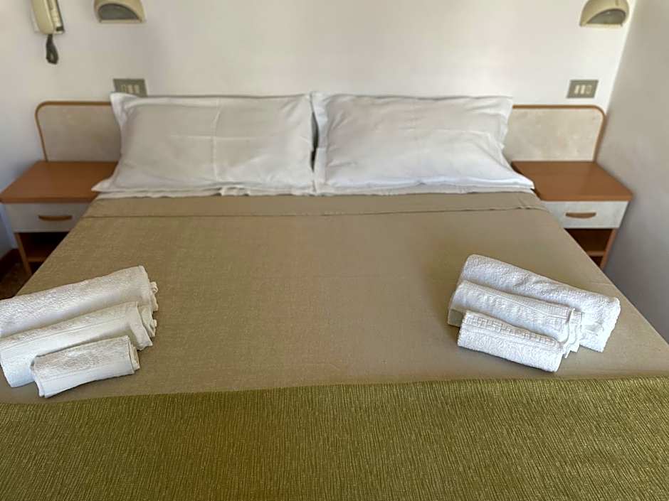 Hotel Alex