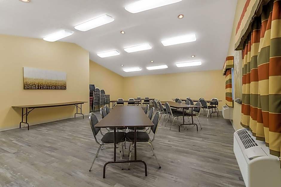 Econo Lodge Inn & Suites Yankton