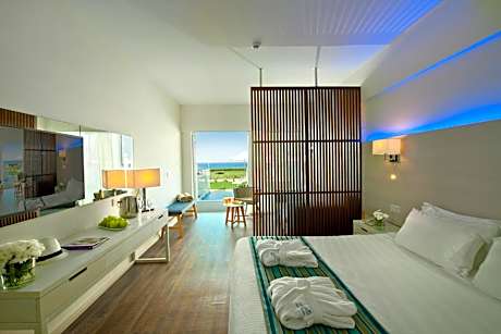 Sea View Junior Suite with Private Pool & Jacuzzi