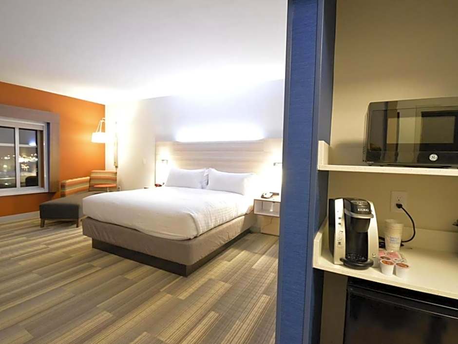 Holiday Inn Express & Suites Toledo South - Perrysburg By IHG