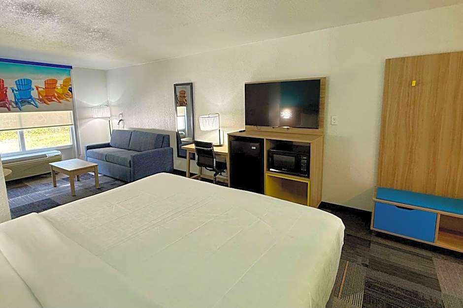 Days Inn by Wyndham Eglin AFB