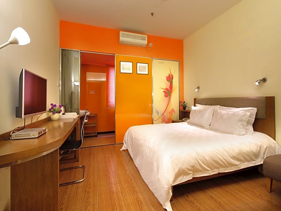 Liwan Lake Garden Inn